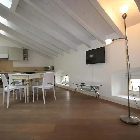 Apartmán Mansarda Di Alice Desenzano del Garda